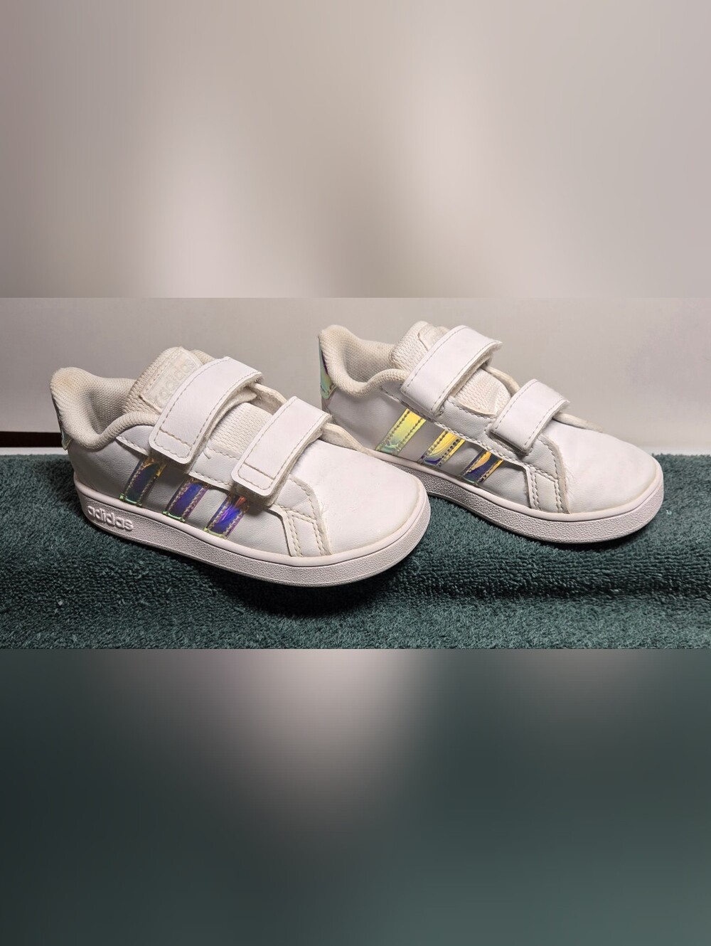 Adidas Grand Court I Cloud Sneakers | Toddler Size 8K | White Iridescent